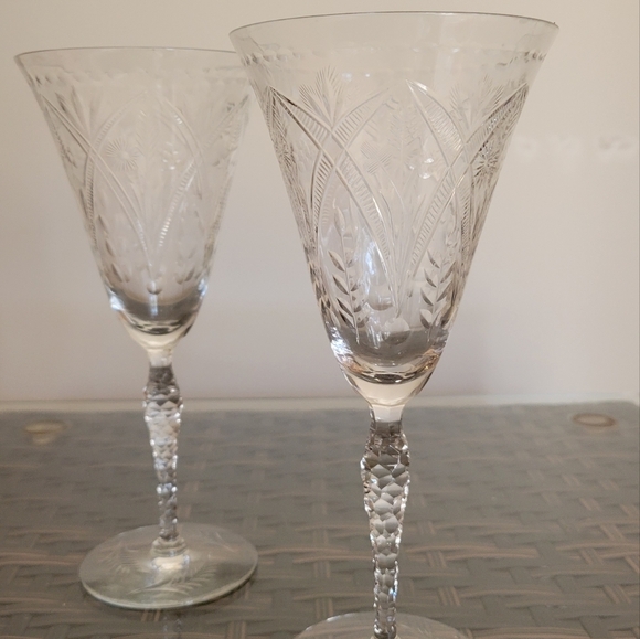 Pair-Elegant Crystal Wine Glass - Picture 1 of 5